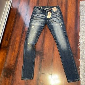 New never worn skinny jeans